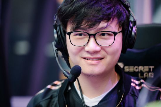 中国AG.AL战队夺冠2025王者荣耀电竞世界杯